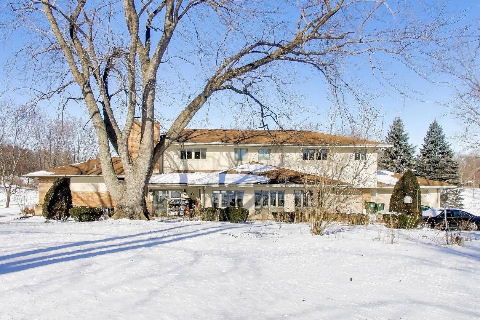 926 Braeburn RD, Inverness, IL 60067