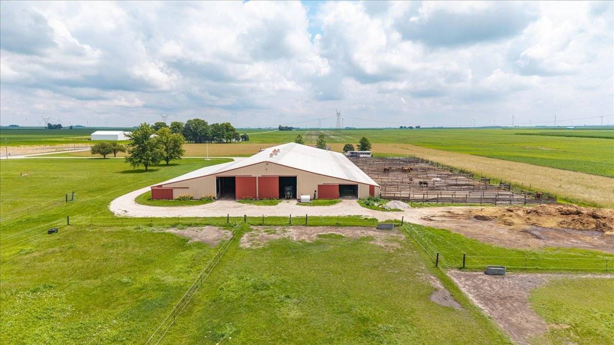 26151 E 2500 North RD, Lexington, IL 61753