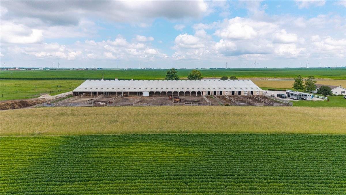 26151 E 2500 North RD, Lexington, IL 61753