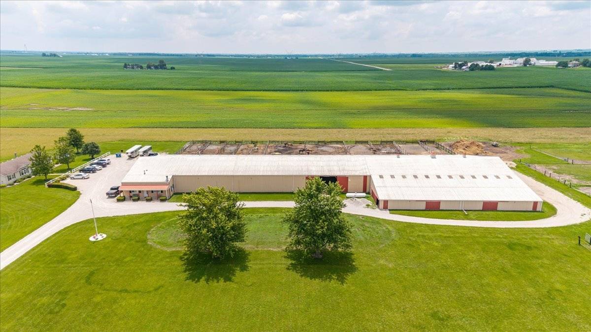 26151 E 2500 North RD, Lexington, IL 61753