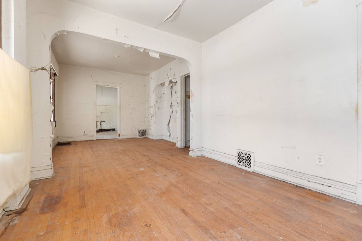 1457 W Marquette RD, Chicago, IL 60636