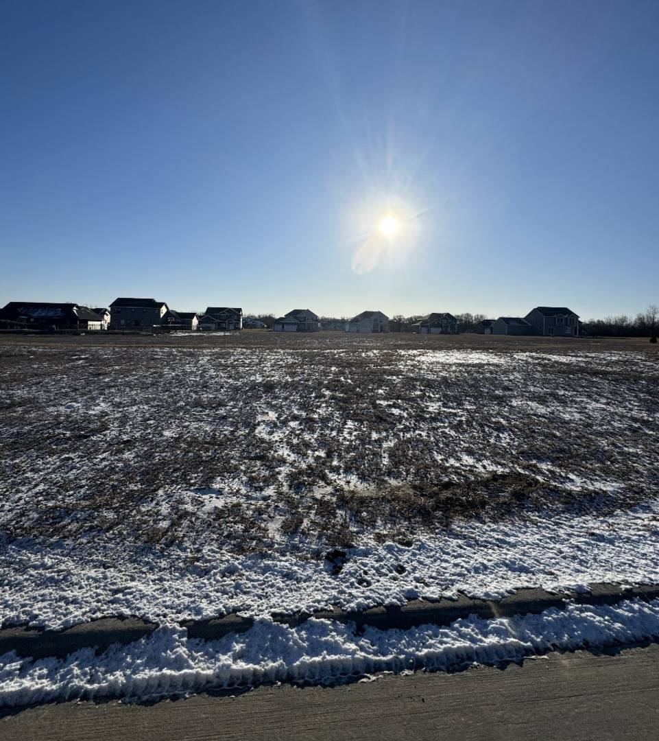 344 Linda LN, Riverdale, IA 52722