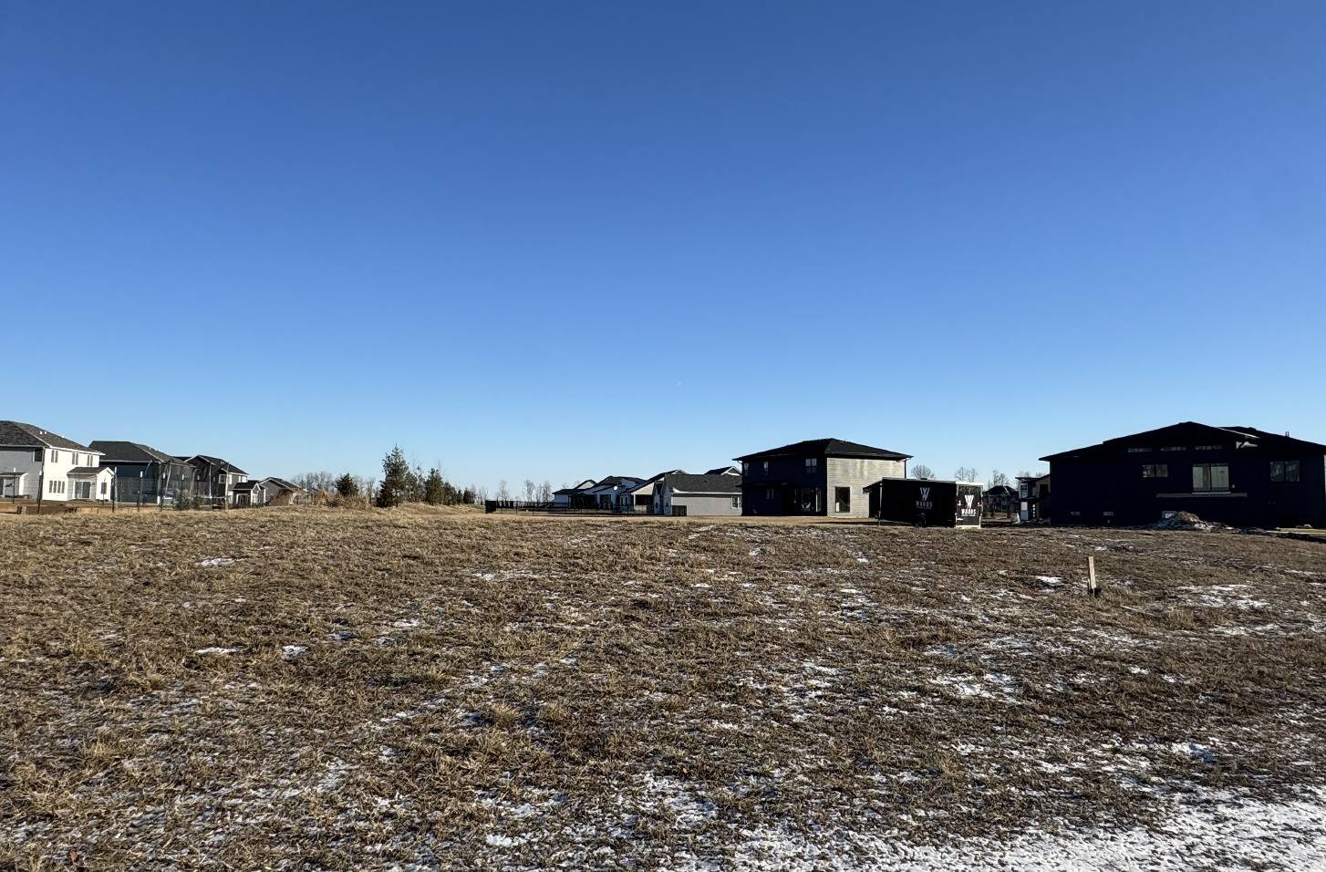 421 Mason DR, Riverdale, IA 52722