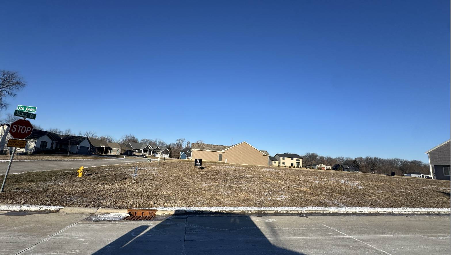 347 Mason DR, Riverdale, IA 52722