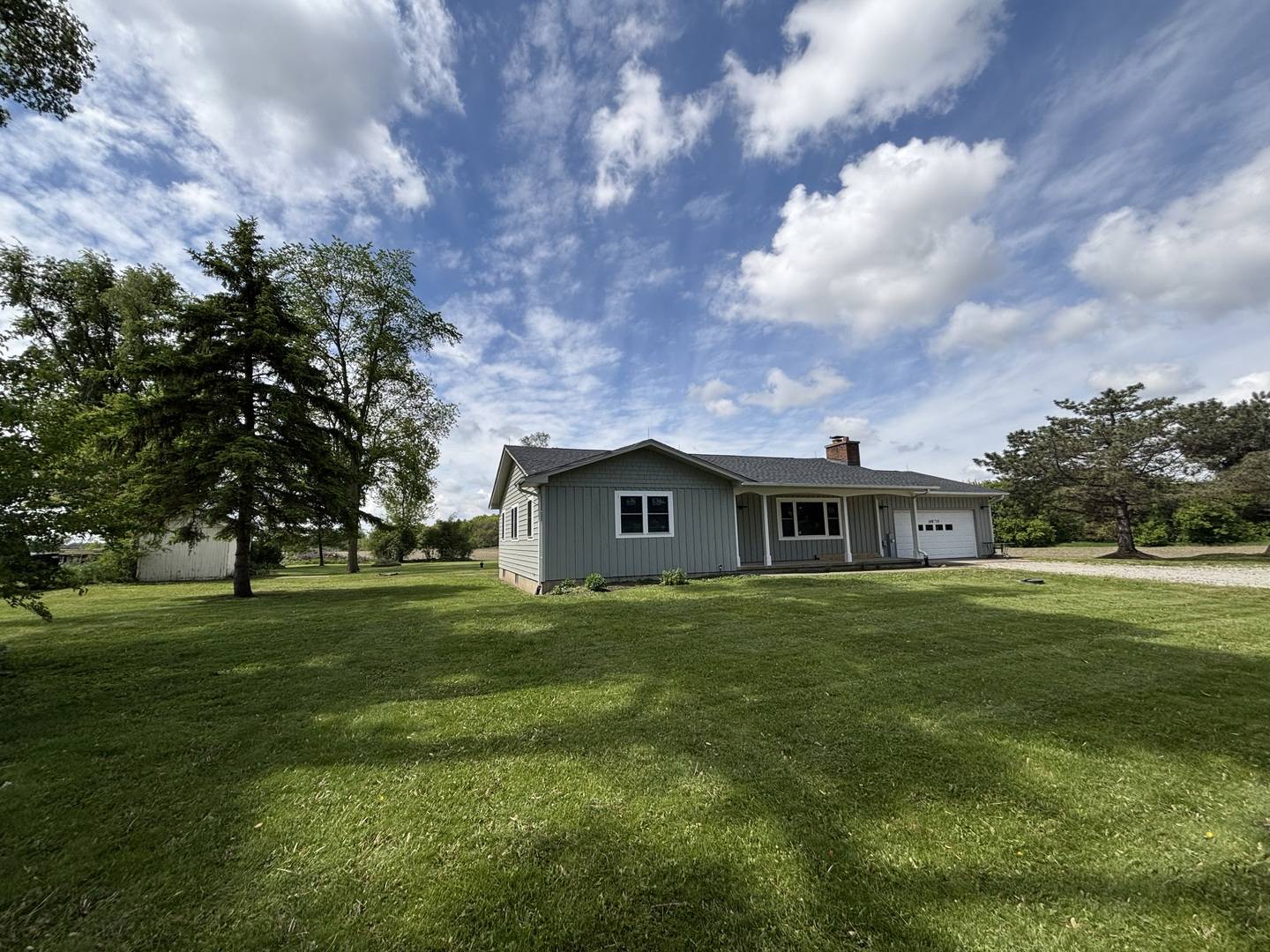 38w715 Huntley RD, West Dundee, IL 60118