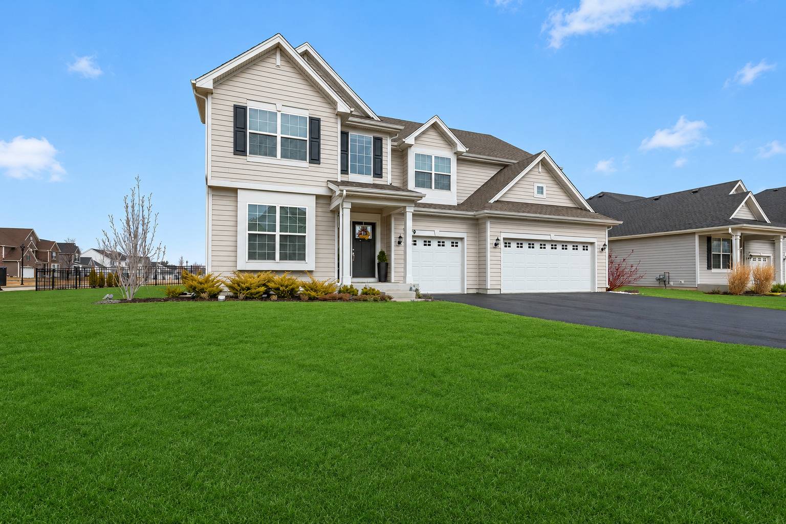 3579 Emerald RD, Elgin, IL 60124