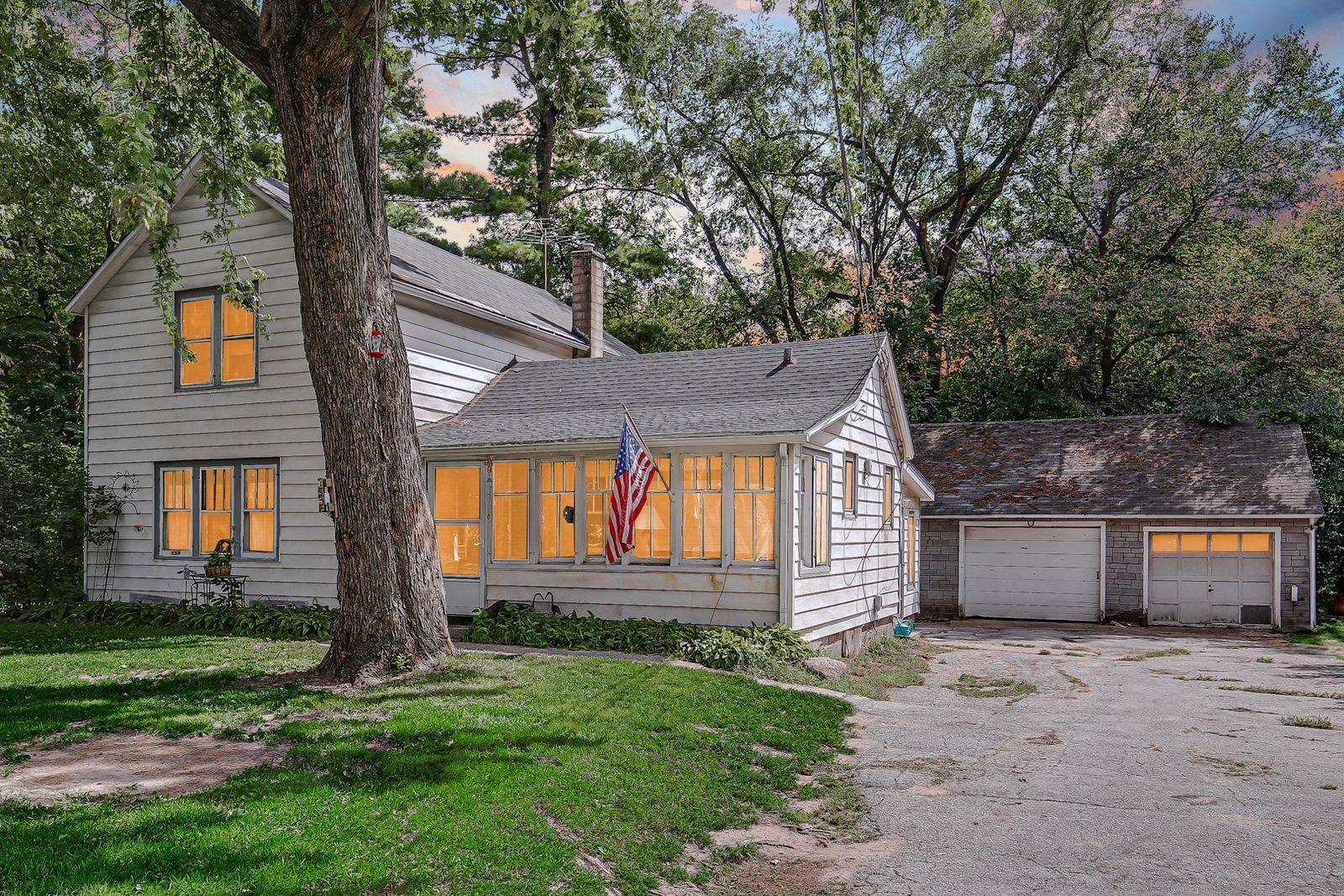 2201 Thornton Lansing RD, Lansing, IL 60438