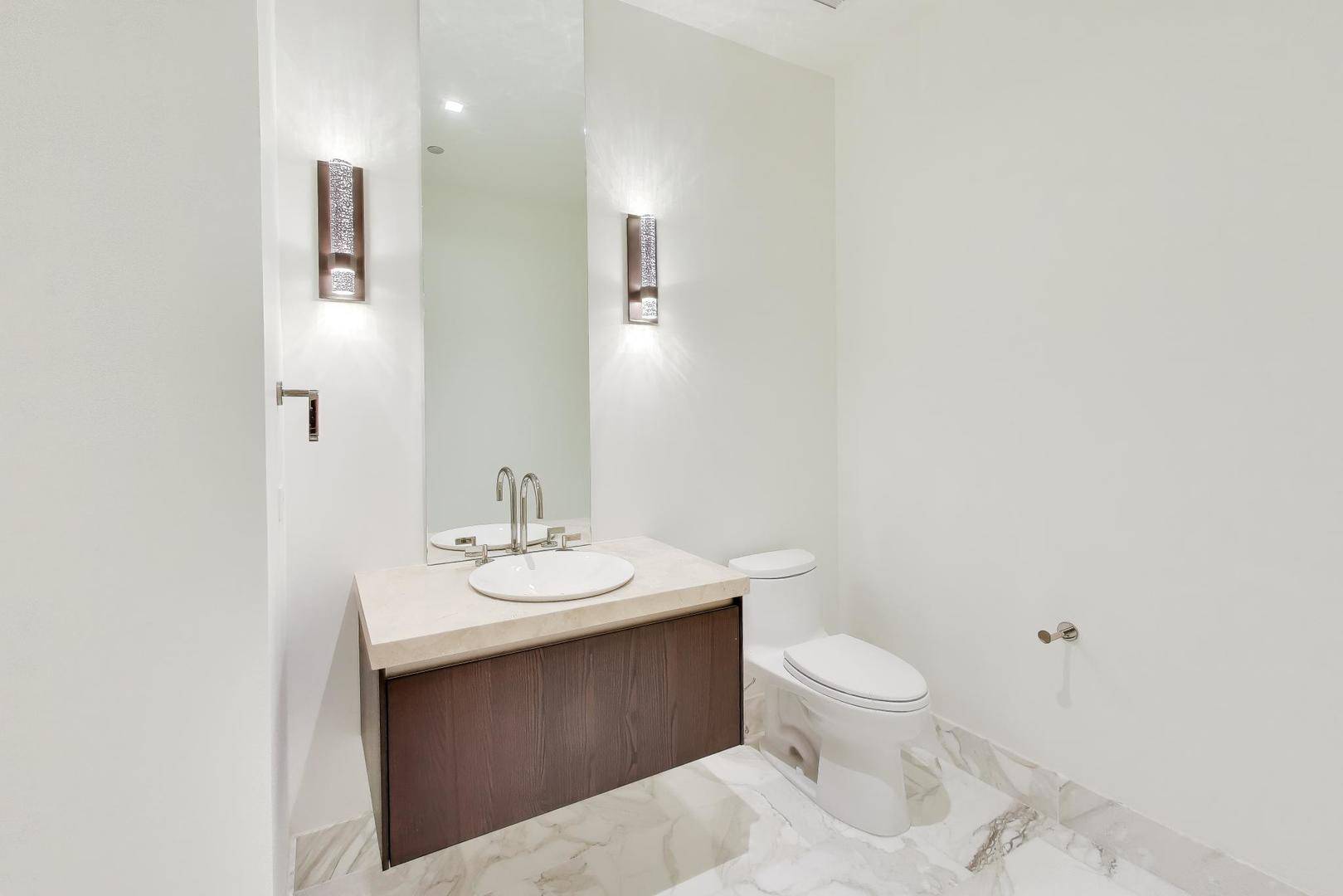 363 E Wacker DR #5506, Chicago, IL 60601