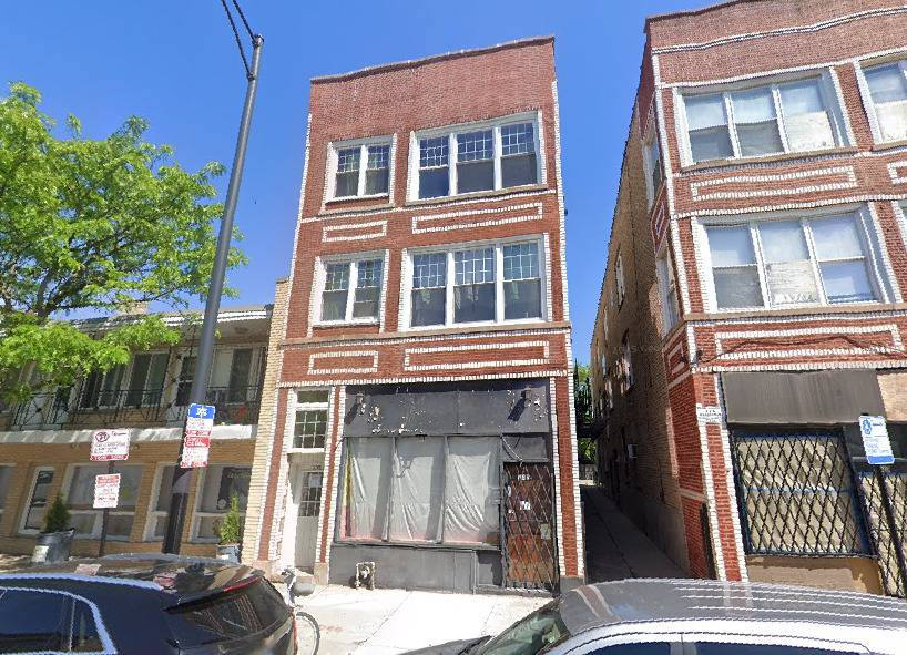 3742 W Montrose AVE, Chicago, IL 60618