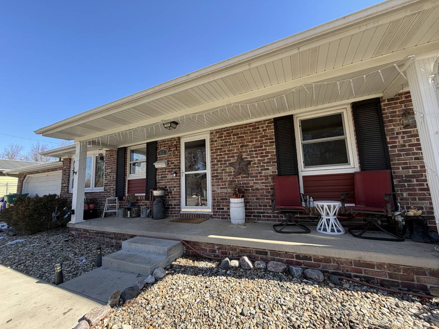 952 N Linden AVE, Decatur, IL 62522