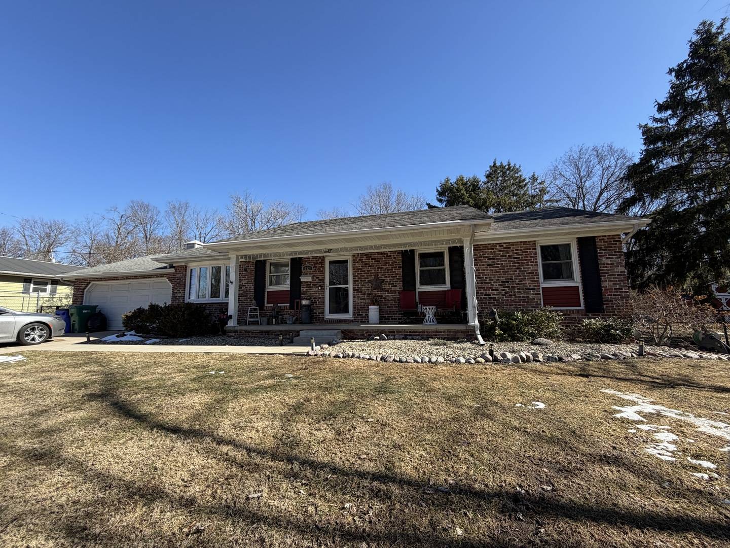 952 N Linden AVE, Decatur, IL 62522