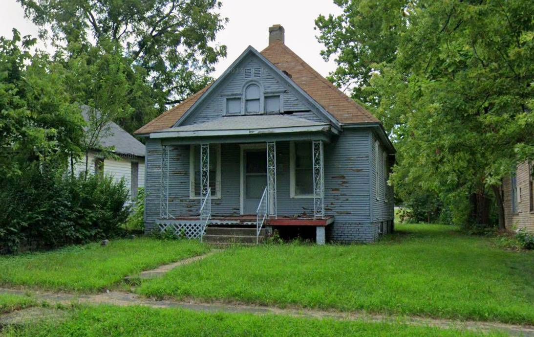 960 W Green ST, Decatur, IL 62522