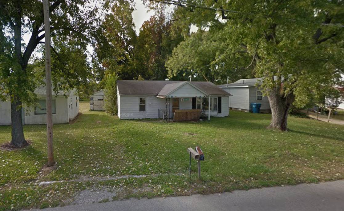 713 Burrell ST, Carmi, IL 62821