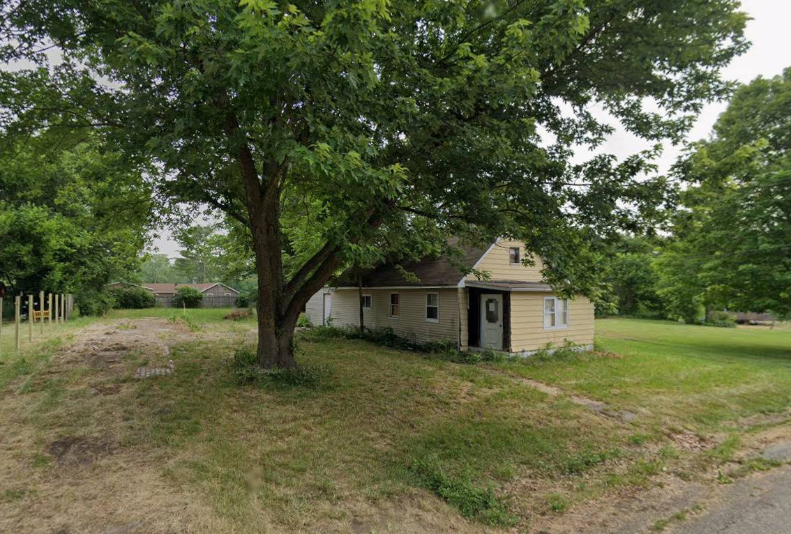 153 E Main ST, Canton, IL 61520