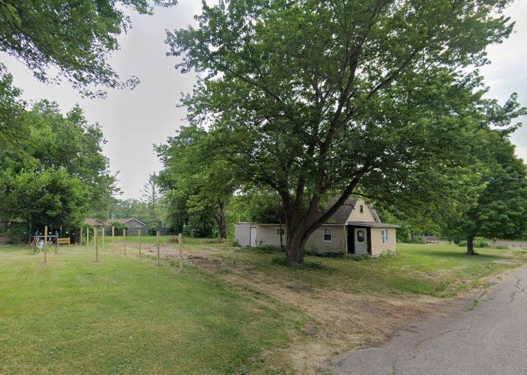 153 E Main ST, Canton, IL 61520