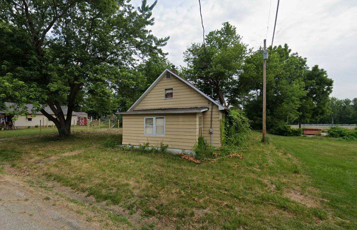 153 E Main ST, Canton, IL 61520