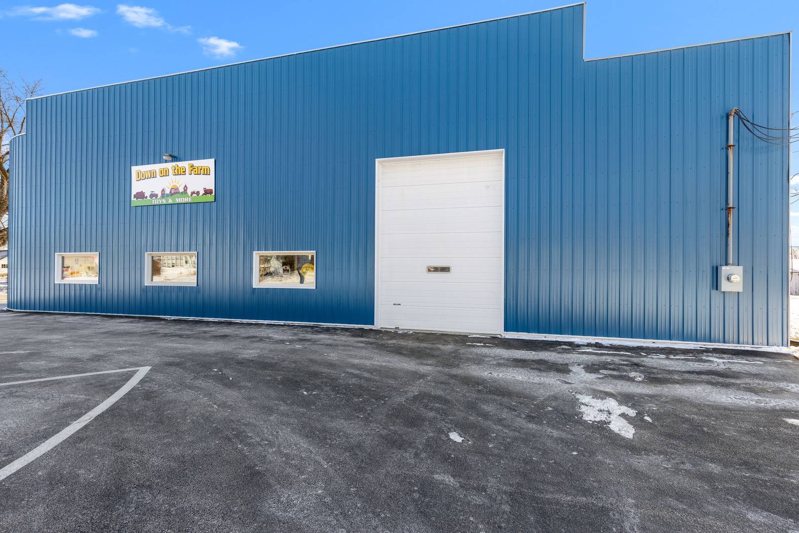 502 S Schuyler ST, Lena, IL 61048