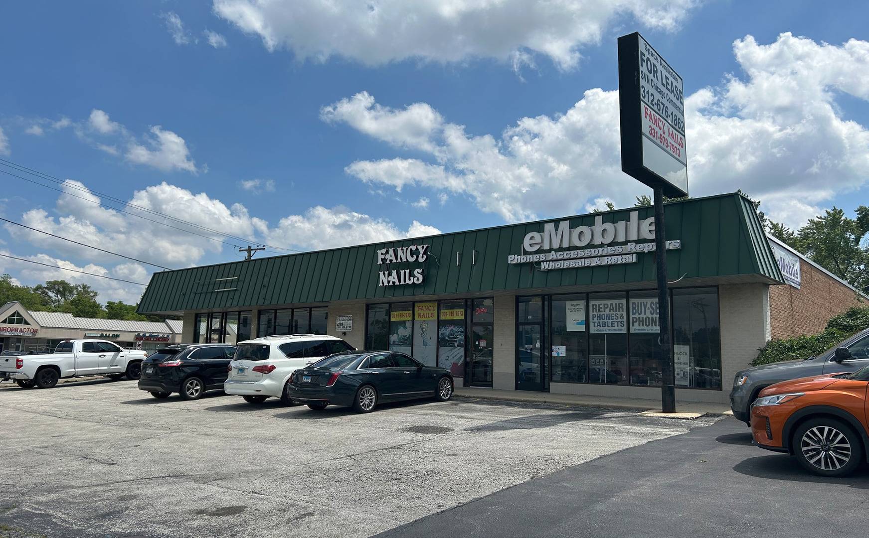 383 E North AVE, Villa Park, IL 60181