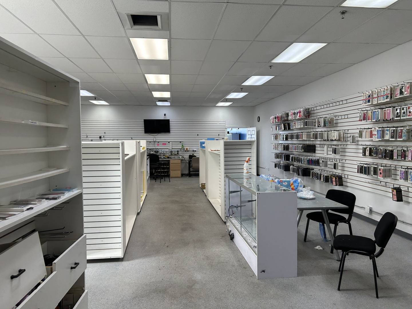 383 E North AVE, Villa Park, IL 60181