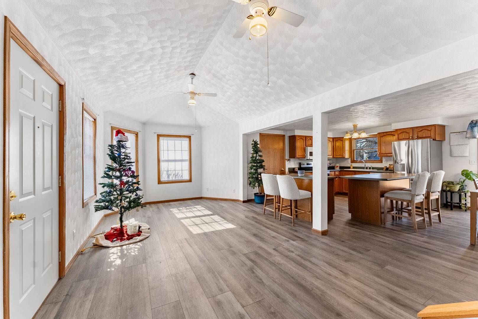 401 N Ridge ST, Cambridge, IL 61238