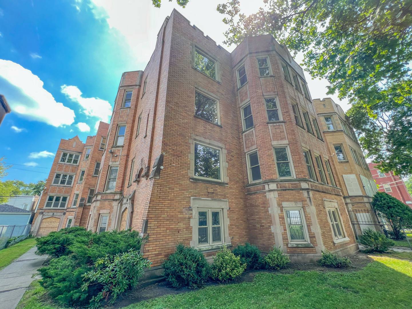 7951 S Muskegon AVE, Chicago, IL 60617