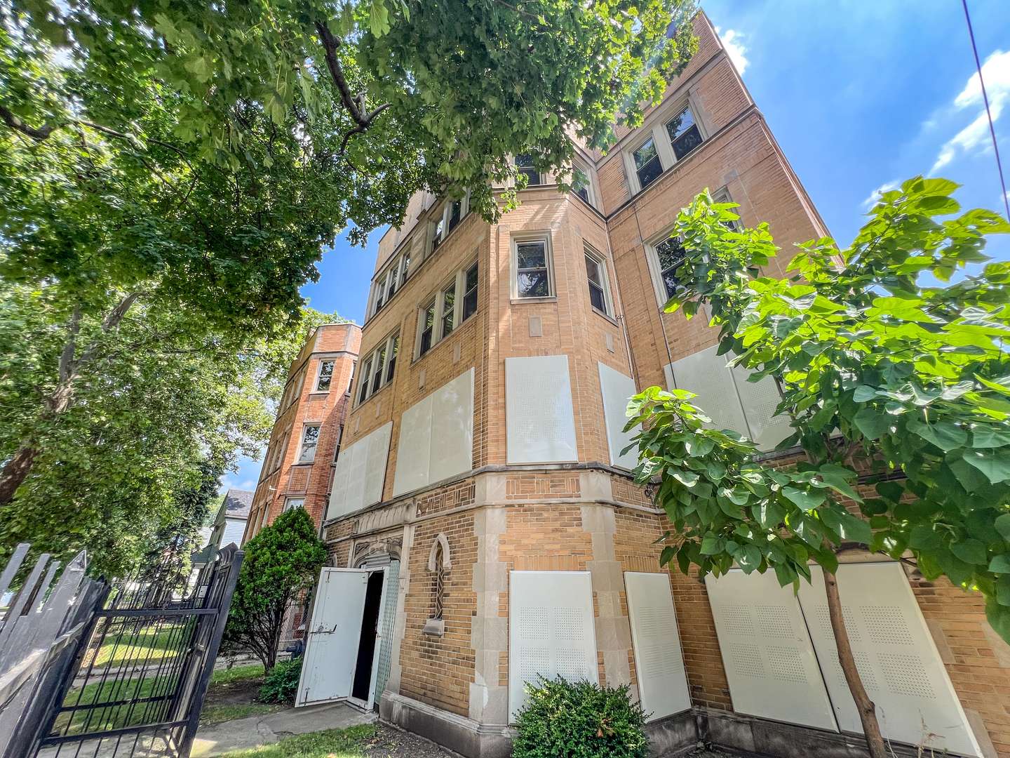7959 S Muskegon AVE, Chicago, IL 60617