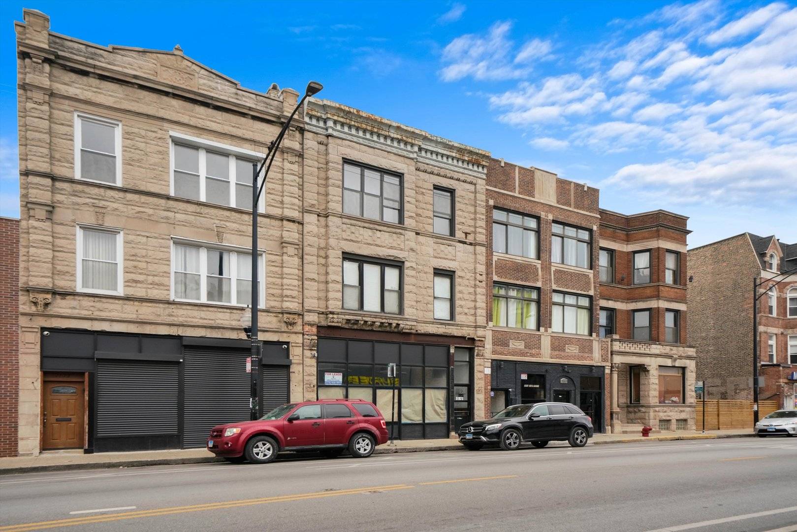 2140 W Cermak RD, Chicago, IL 60608