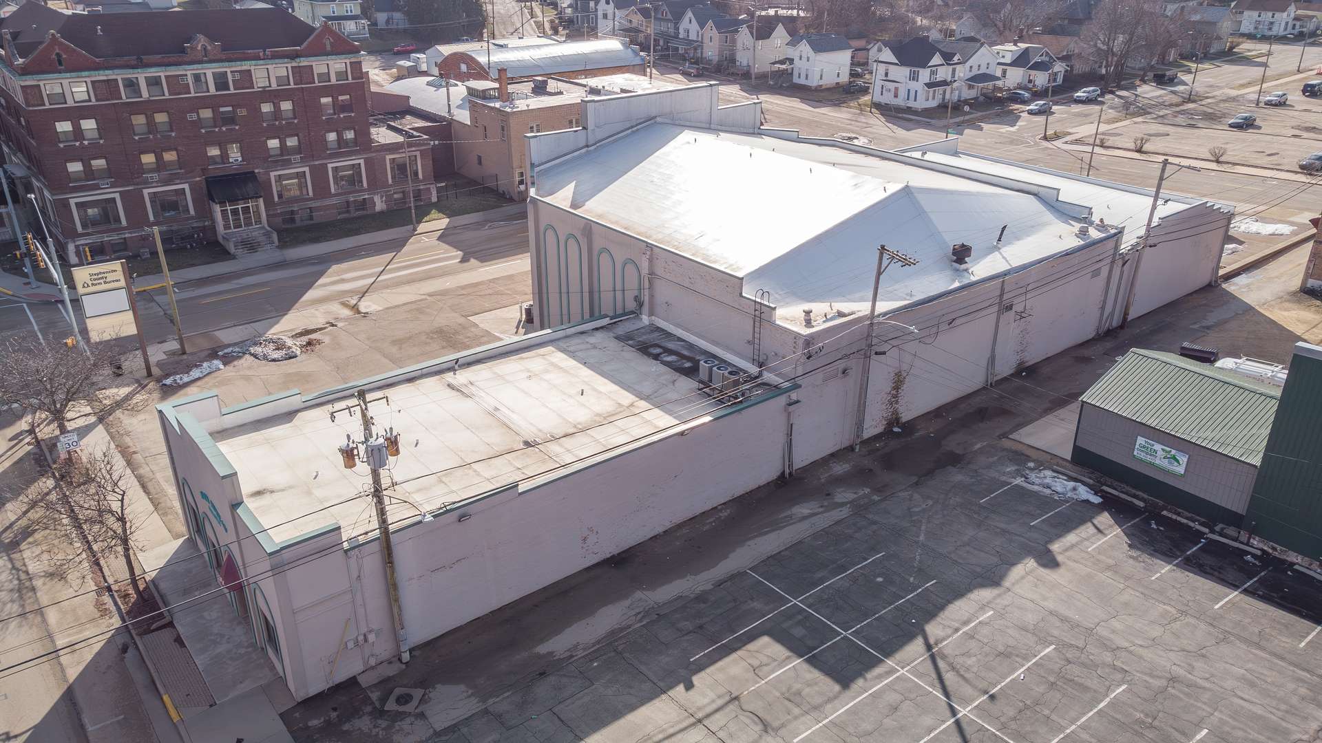 210 W Spring ST, Freeport, IL 61032