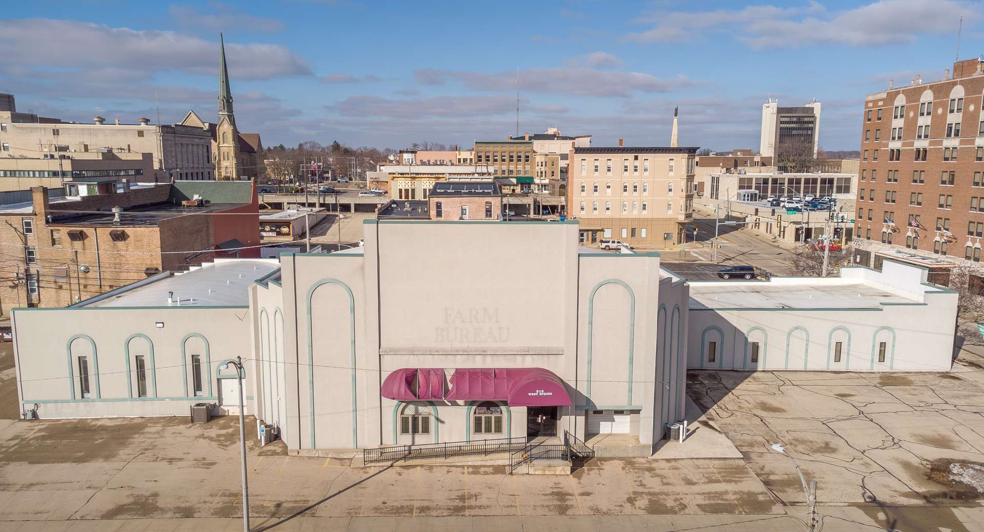 210 W Spring ST, Freeport, IL 61032
