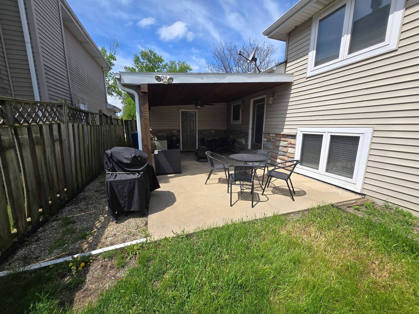 3617 Peoria ST, Steger, IL 60475