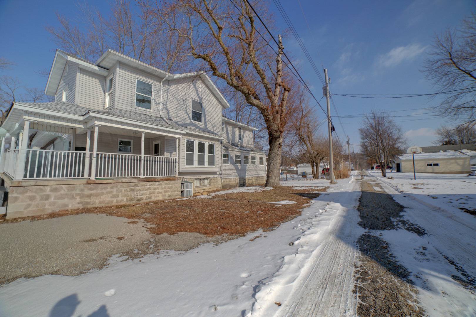 312 N 4th ST, Watseka, IL 60970