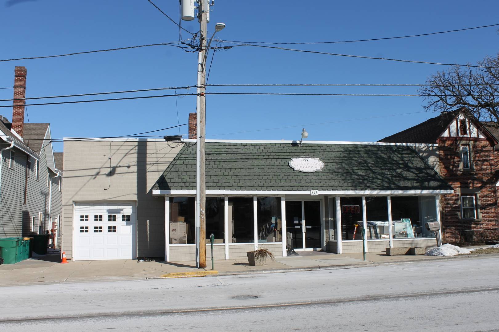 325 W Elm ST, Sycamore, IL 60178