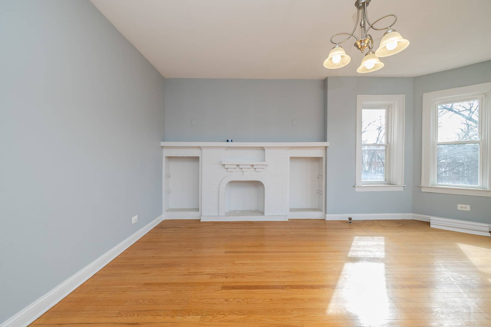 7751 S Phillips AVE, Chicago, IL 60649