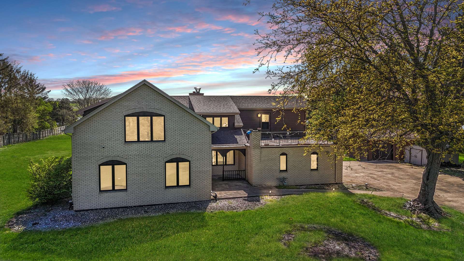 3321 E Reichert DR, Crete, IL 60417