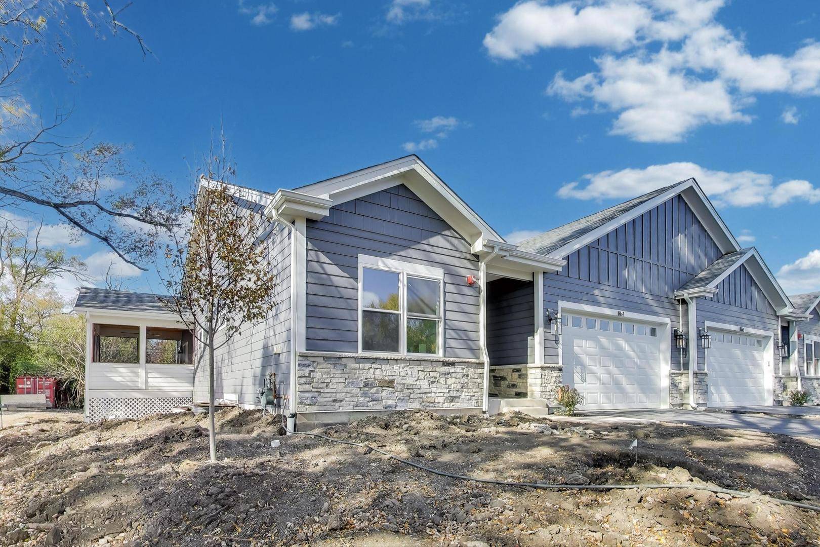 894 N Quentin RD, Palatine, IL 60067