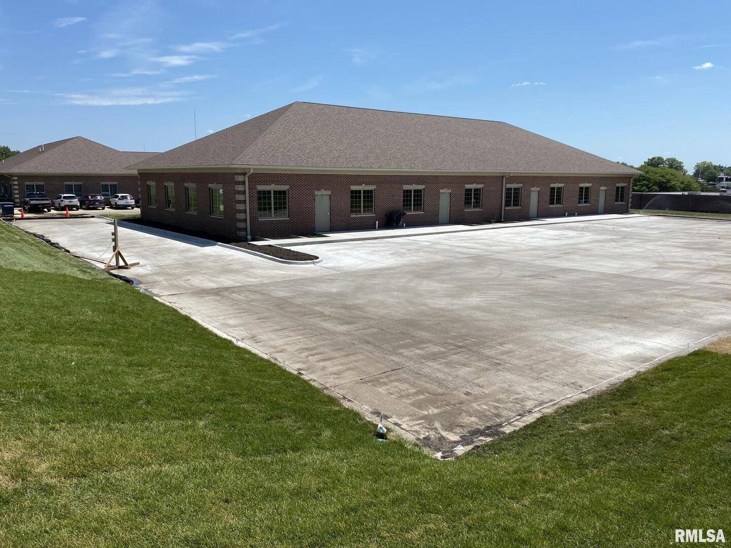 3648 UTICA RIDGE RD, Bettendorf, IA 52722