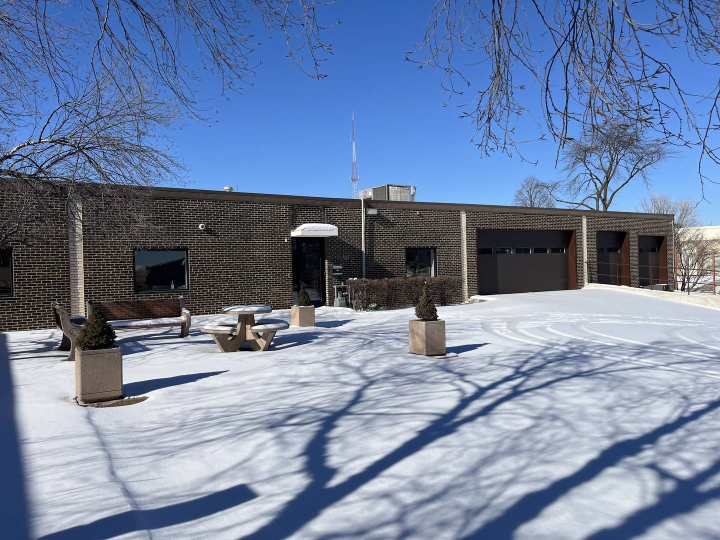 3075 Tollview DR, Rolling Meadows, IL 60008