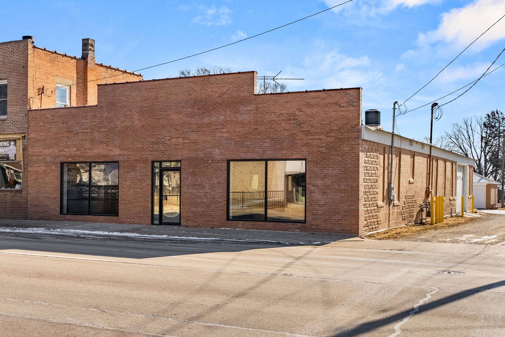 1207 E 4th ST, Sterling, IL 61081
