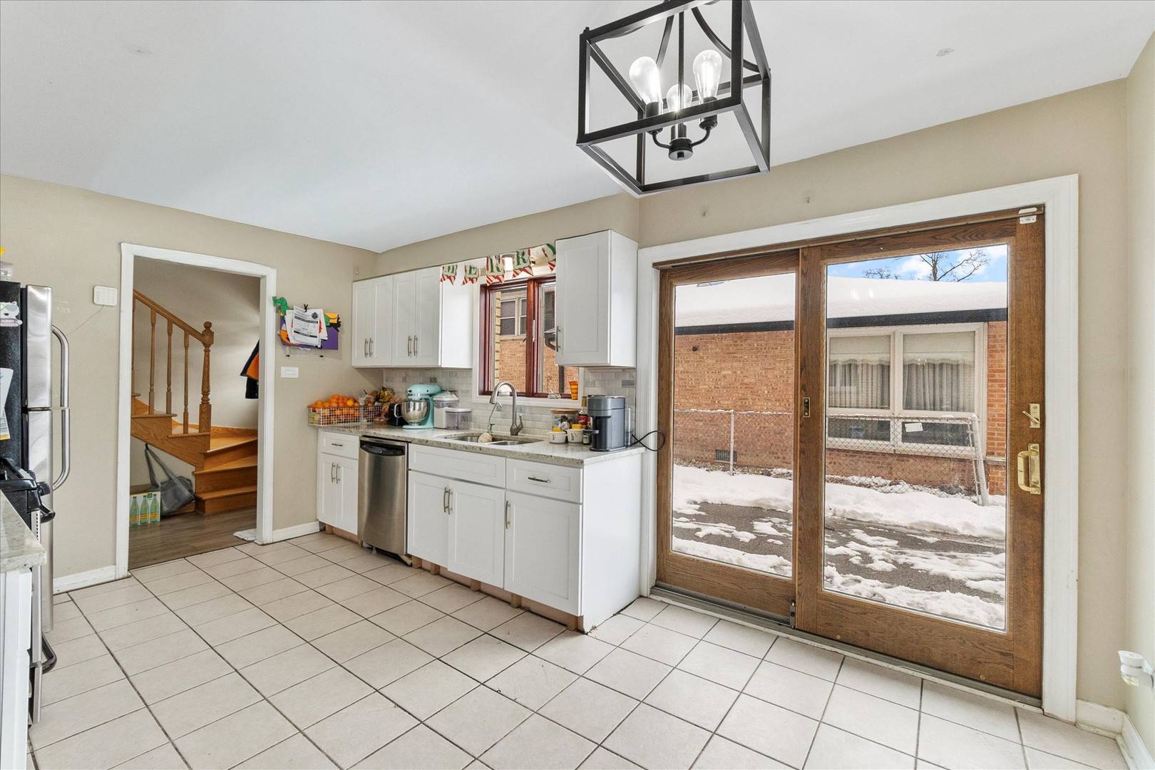 9341 S 82nd AVE, Hickory Hills, IL 60457