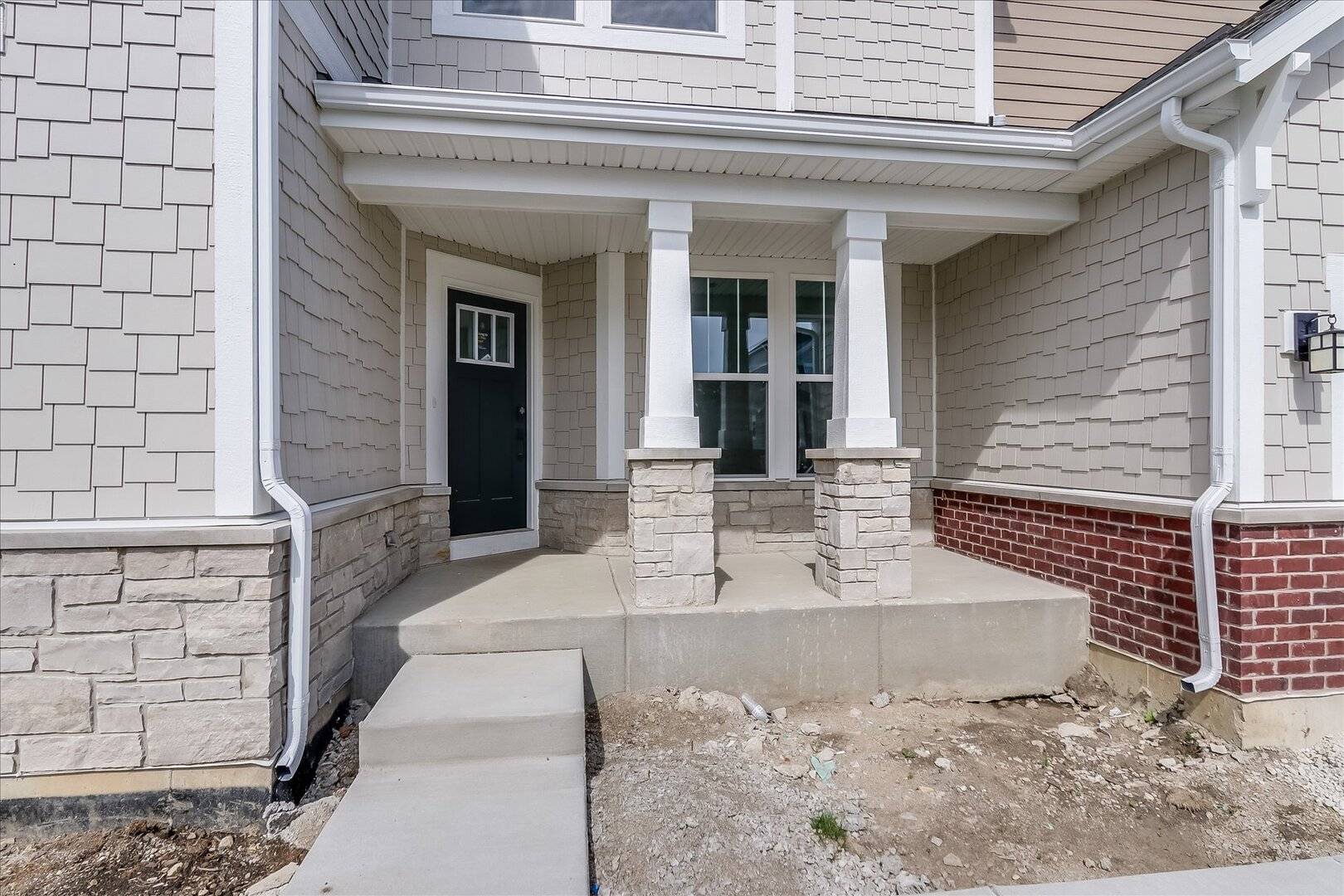 23 Hawthorn Ridge DR, Hawthorn Woods, IL 60047