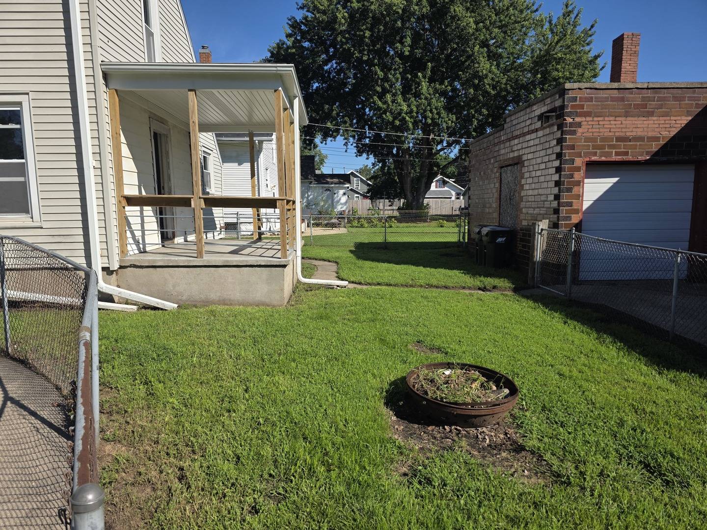 802 E 5th ST, Sterling, IL 61081