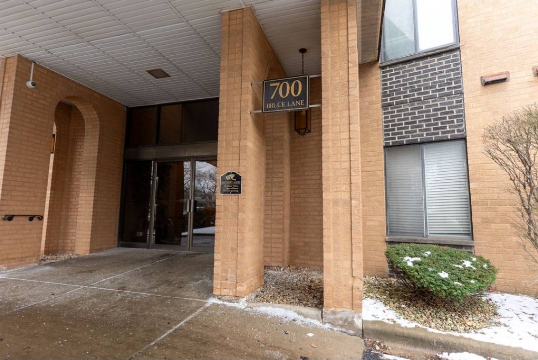 700 N BRUCE LN #616, Glenwood, IL 60425