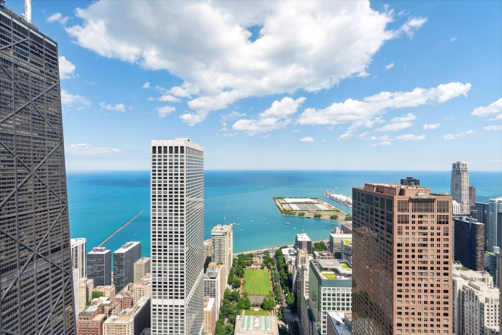 800 N Michigan AVE #PH67, Chicago, IL 60611