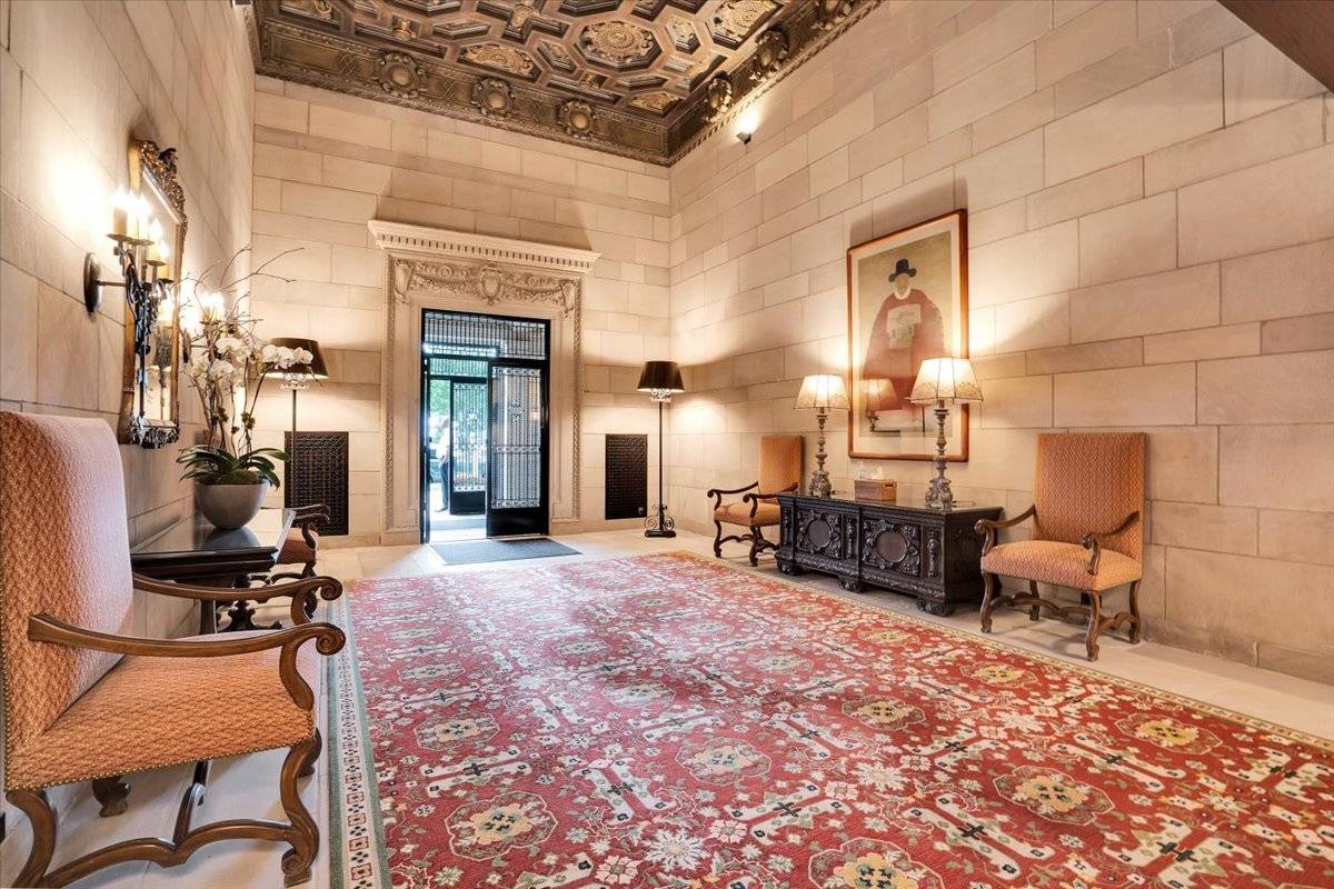 229 E Lake Shore DR #10E, Chicago, IL 60611
