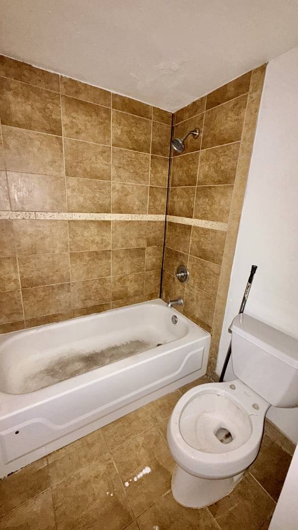 606 E Woodland Park AVE #105, Chicago, IL 60616