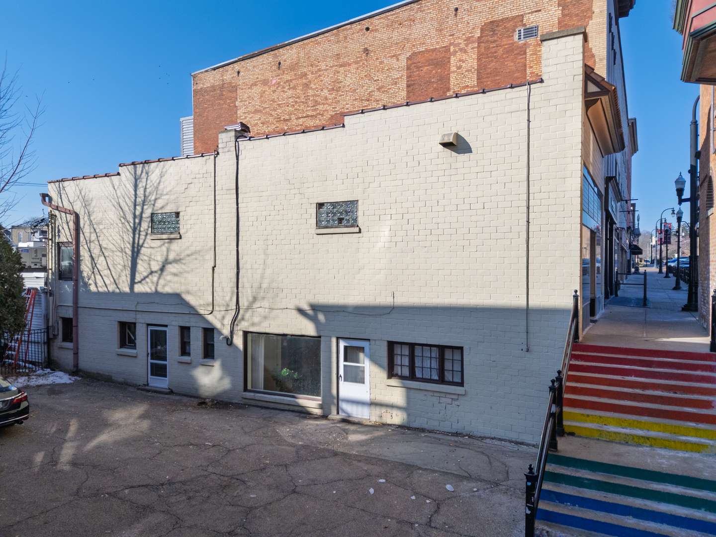 101 E Van Buren ST, Woodstock, IL 60098