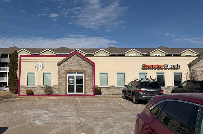 3416 Towne Pointe DR, Bettendorf, IA 52722