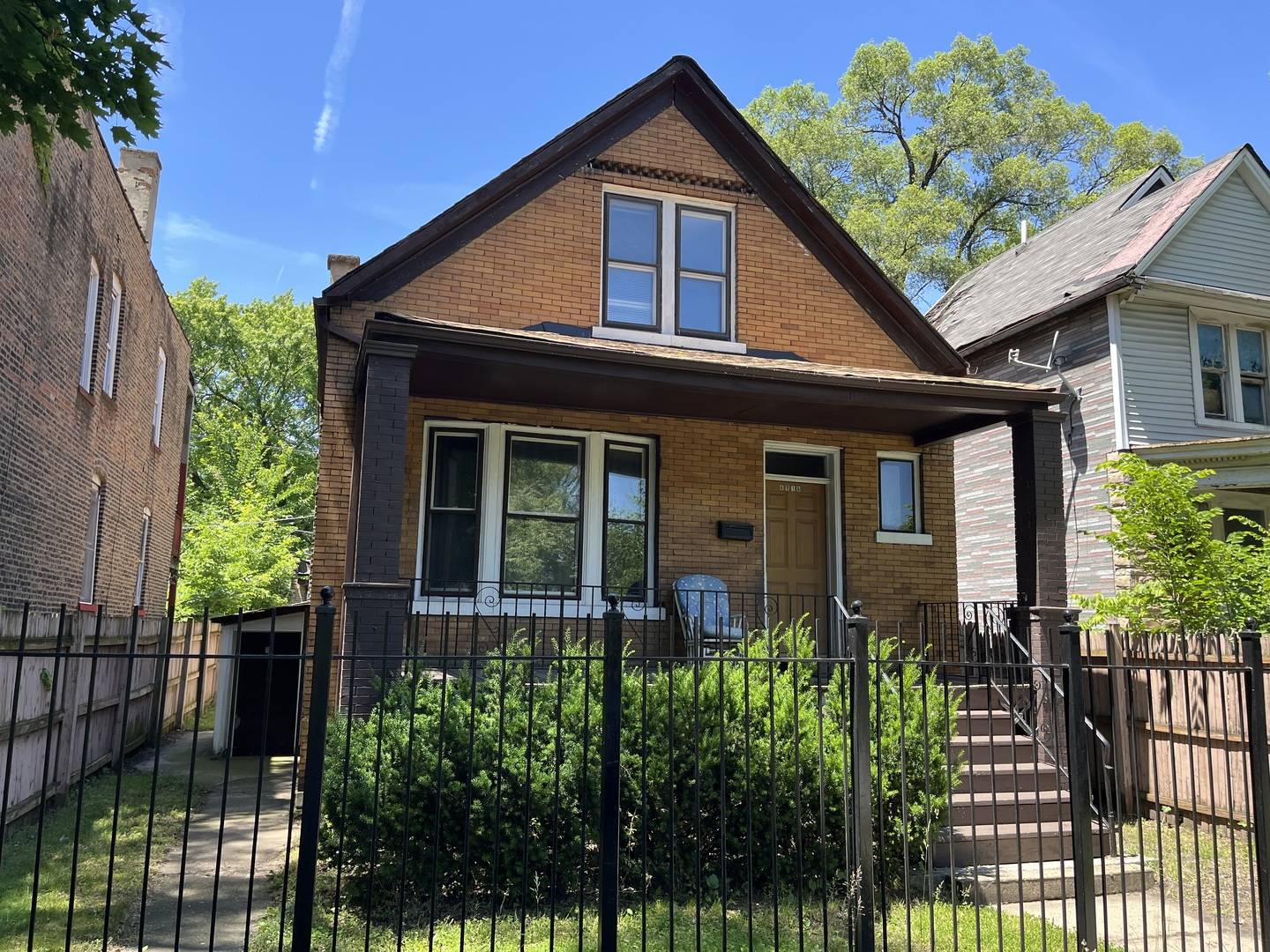 6916 S Lowe AVE, Chicago, IL 60621