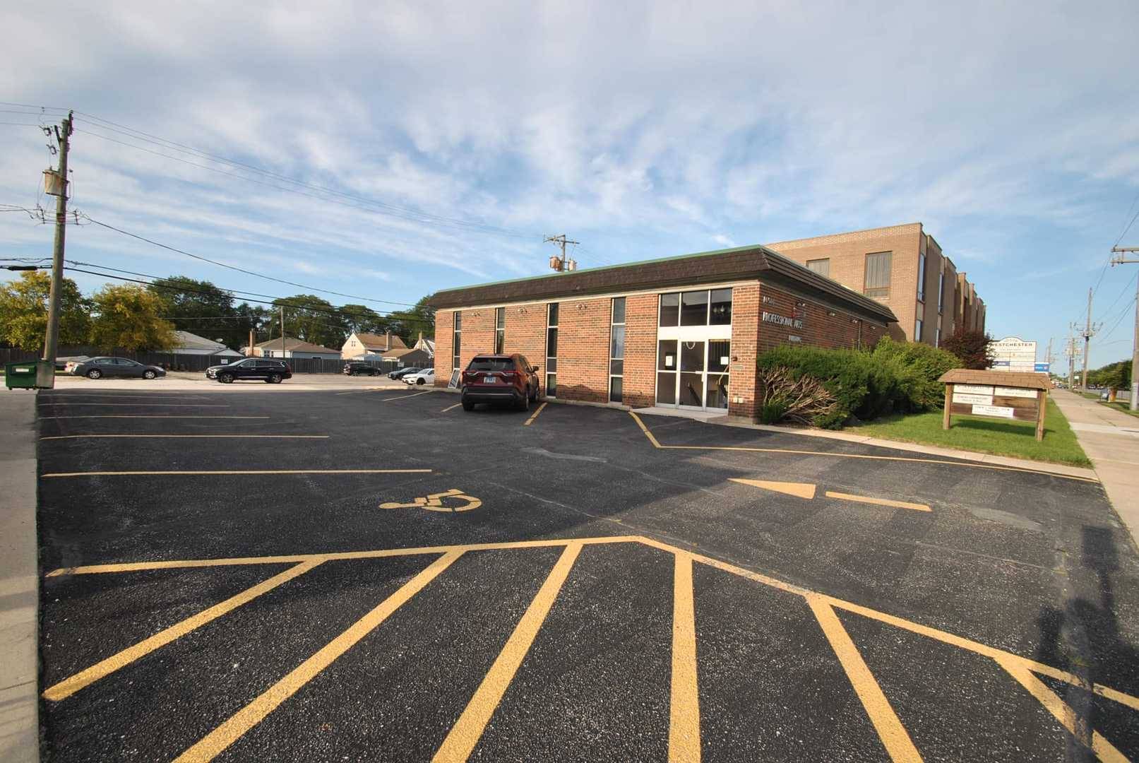 10540 W Cermak RD, Westchester, IL 60154