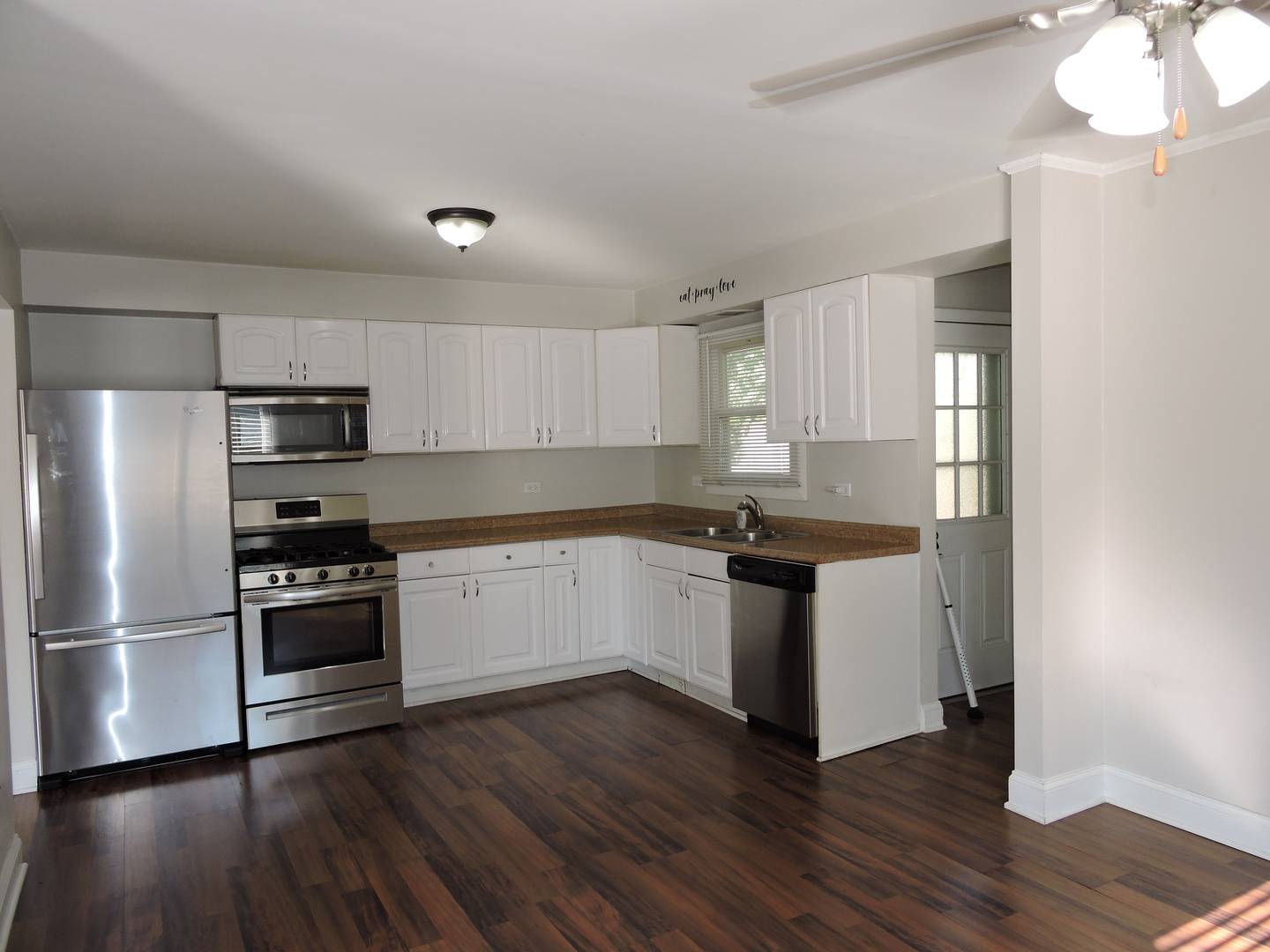 18 E Rocket CIR, Park Forest, IL 60466